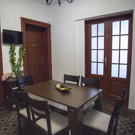 Hotello 旅馆